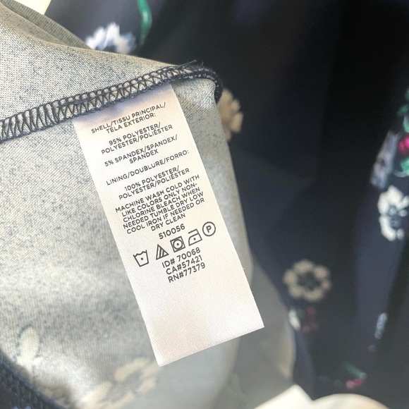 NWT ANN TAYLOR | FLORAL NAVY DRESS 3/4 SLEEVE Sz XS - Picture 4 of 6